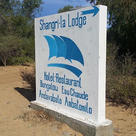 Shangri-La Lodge Ambatomilo Buitenkant foto
