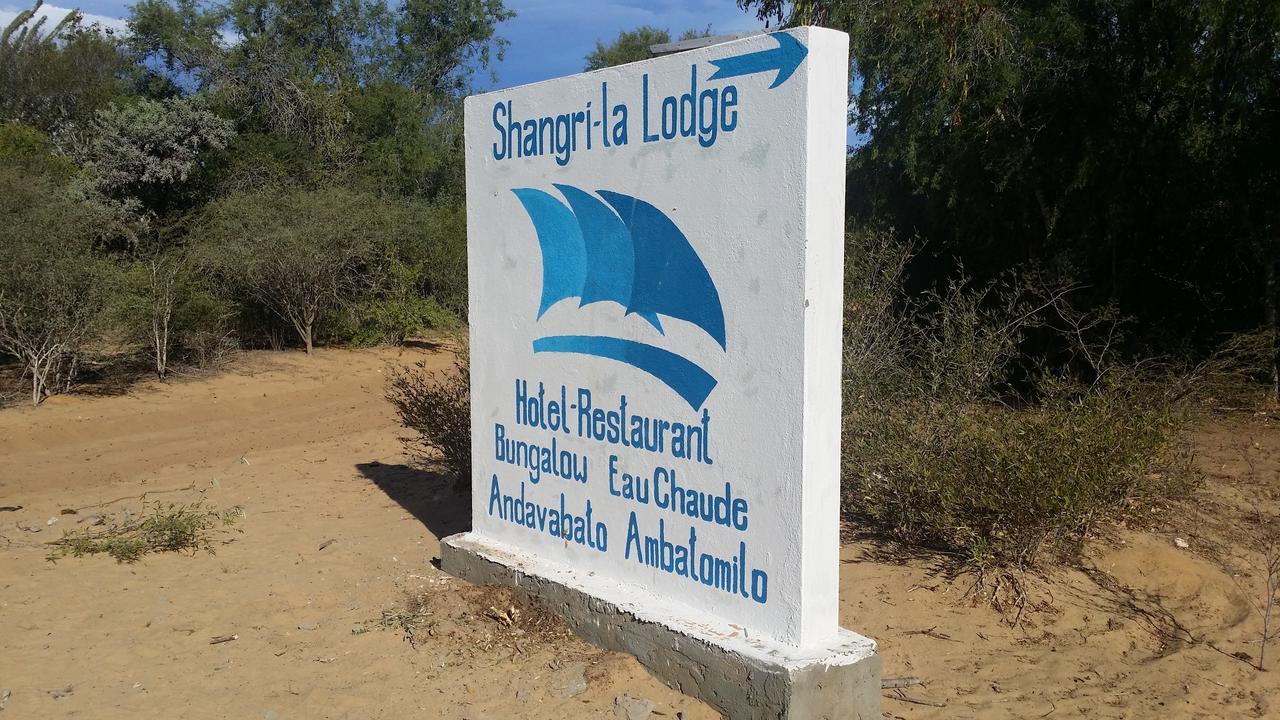 Shangri-La Lodge Ambatomilo Buitenkant foto